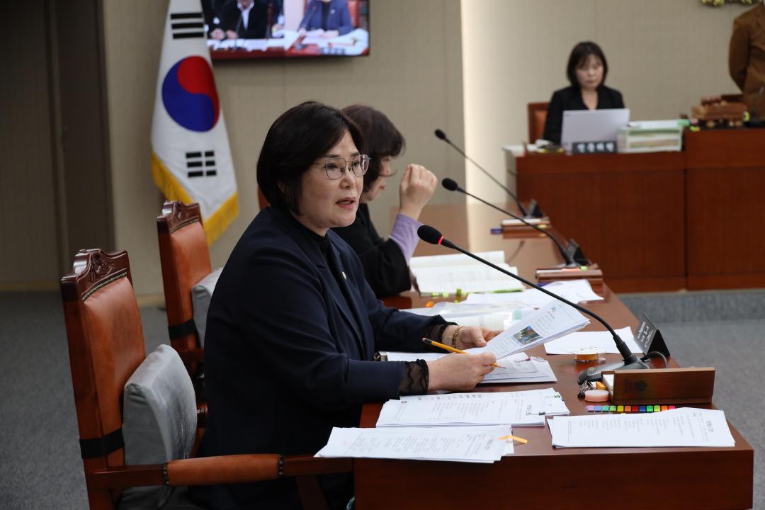 '용산구의회, 제302회 제2차 정례회 행정건설위원회 행정사무감사(안전건설교통국)' 게시글의 사진(6) '138A8782.JPG'