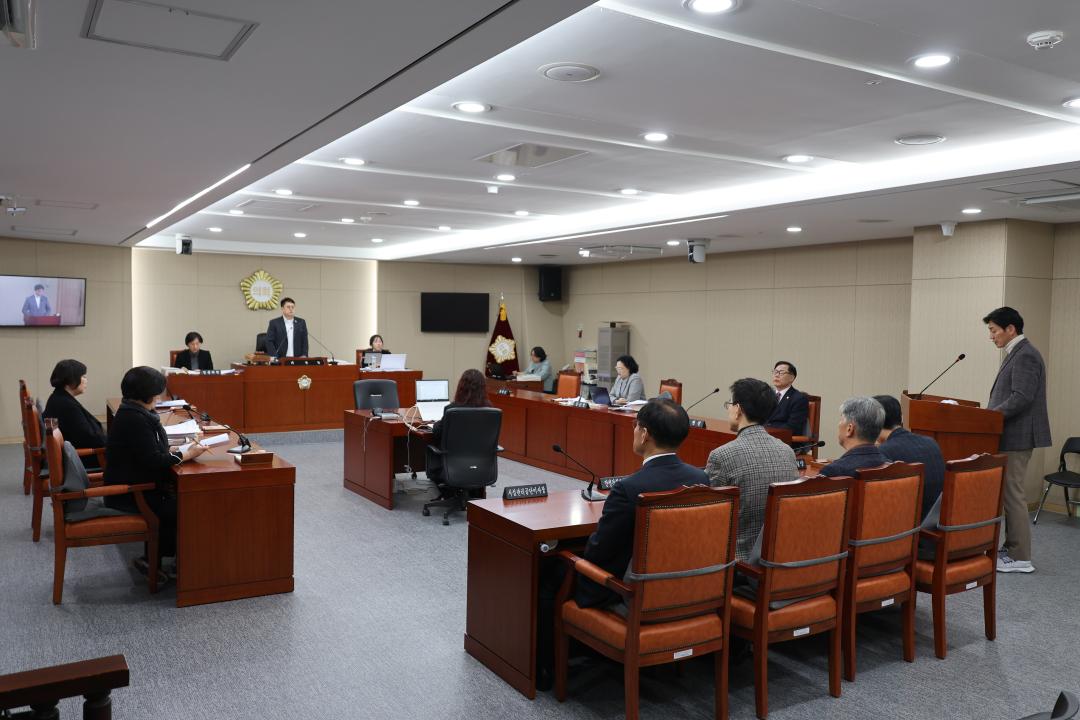 '용산구의회, 제294회 제2차 정례회 행정사무감사 강평(행정건설위원회)' 게시글의 사진(2) '245A6946.JPG'