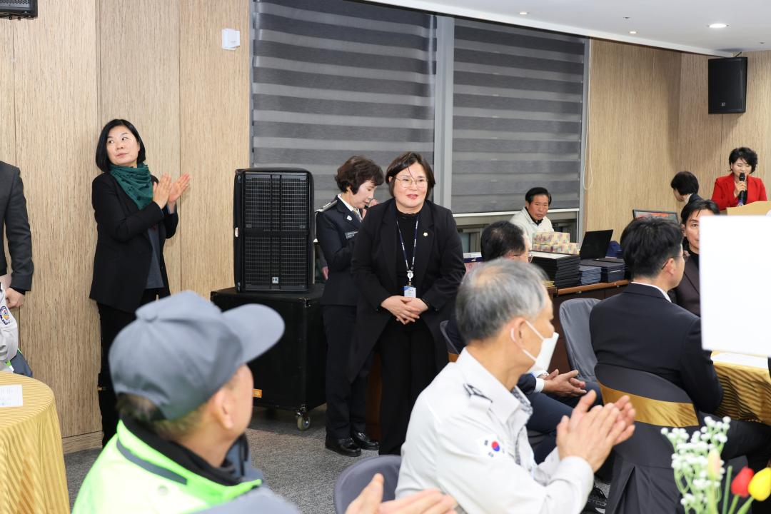 '용산구의회, 2025년 자율방범 연합대 정기총회 및 송년행사 참석' 게시글의 사진(18) '245A6135.JPG'