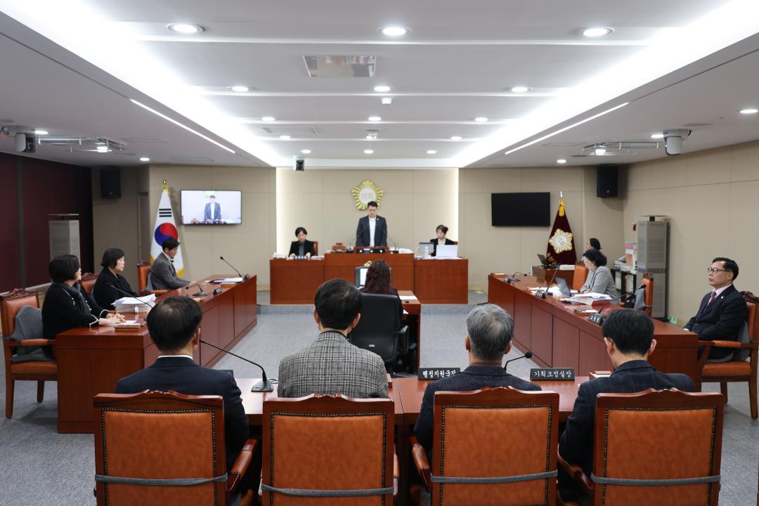 '용산구의회, 제294회 제2차 정례회 행정사무감사 강평(행정건설위원회)' 게시글의 사진(1) '245A6949.JPG'