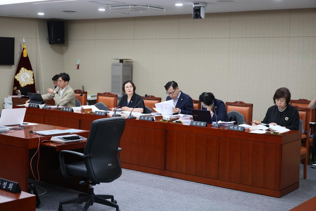 '용산구의회, 제298회 제1차 정례회 예산결산위원회 8차회의 추가경정예산 (복지도시위원회)' 게시글의 사진(2) '245A9209.JPG'