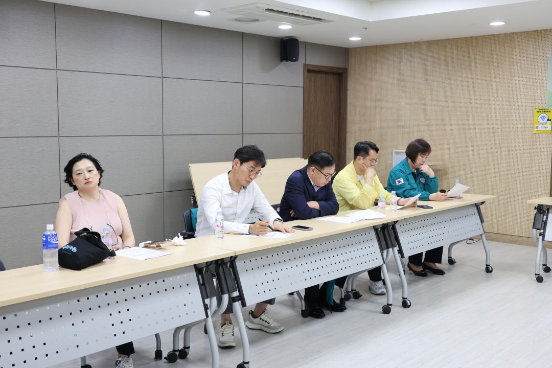 '용산구의회, 예산결산특별위원회 현장방문 (용리단길 동행거리, 용산구 사회적경제지원센터)' 게시글의 사진(10) '245A0280.JPG'