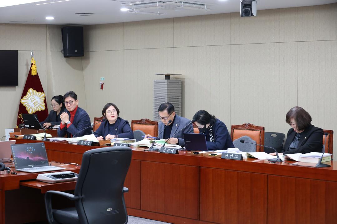 '용산구의회, 제302회 제2차 정례회 예산결산특별위원회 4차회의 (문화경제국)' 게시글의 사진(3) '245A4013.JPG'