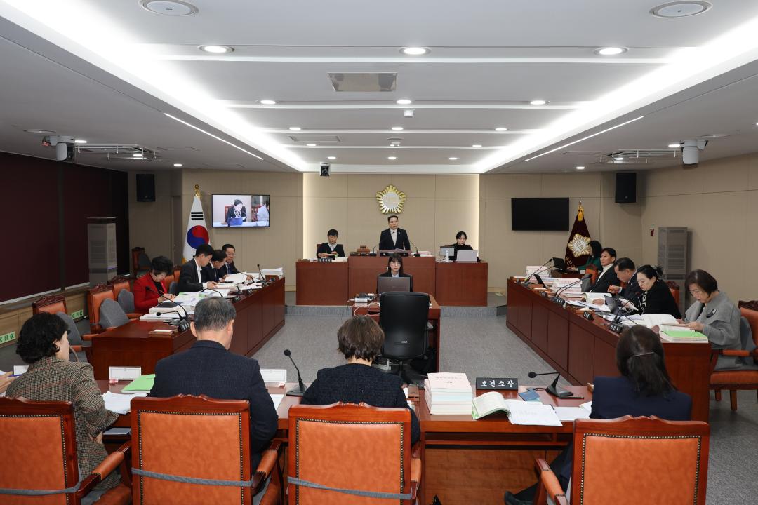 '용산구의회, 제294회 제2차 정례회 예산결산위원회 10차회의' 게시글의 사진(2) '245A1004.JPG'