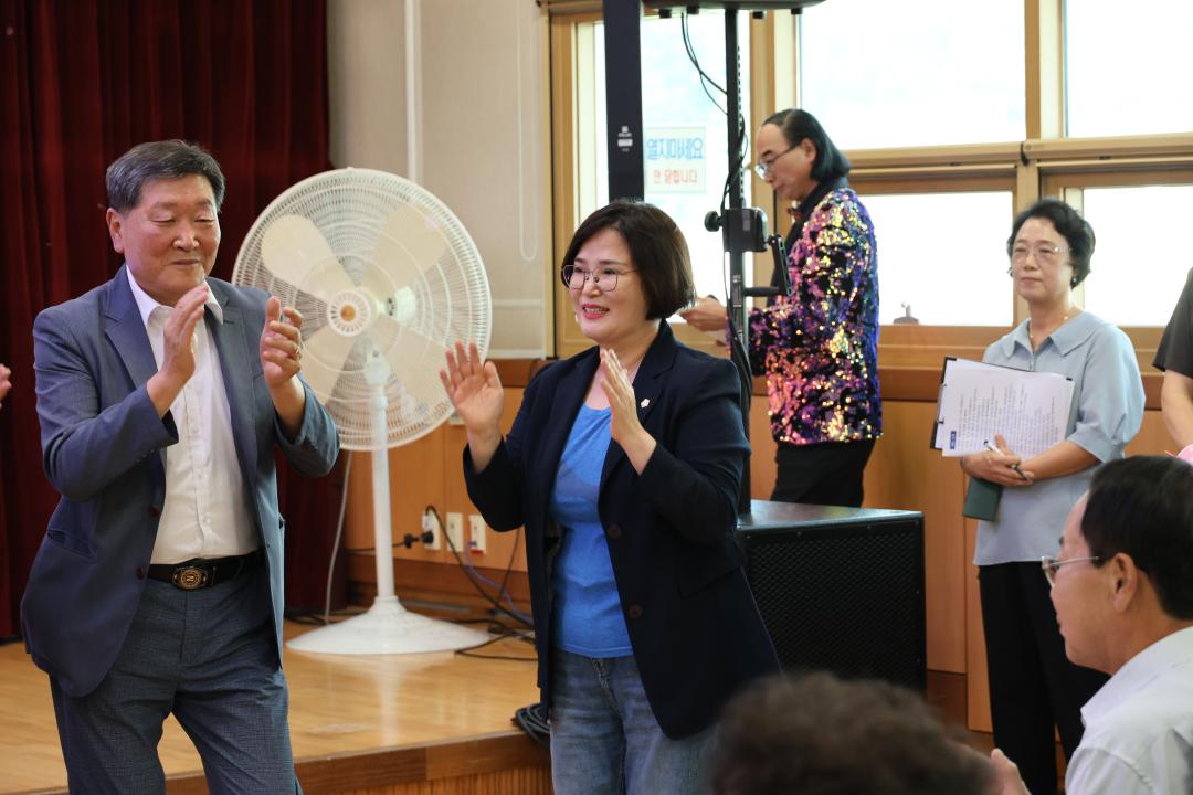 '용산구의회, 2025년 효창동 어르신 흥잔치 참석' 게시글의 사진(6) '245A2637.JPG'