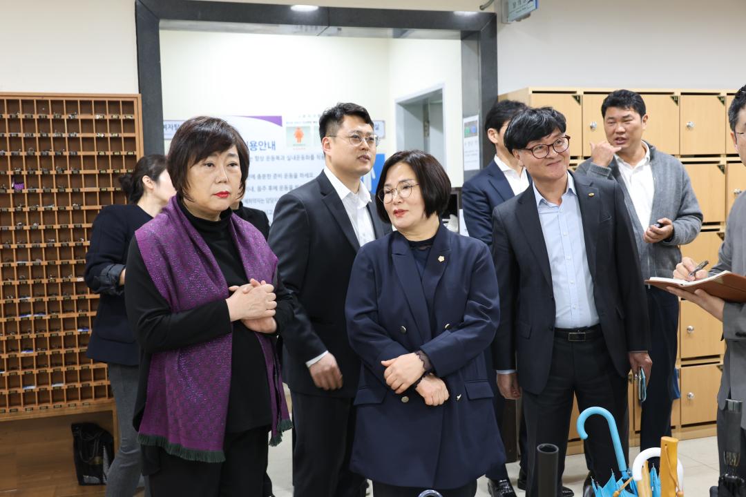 '용산구의회, 제294회 제2차 정례회 행정사무감사(원효로 1동) 행정건설위원회' 게시글의 사진(11) '245A5857.JPG'