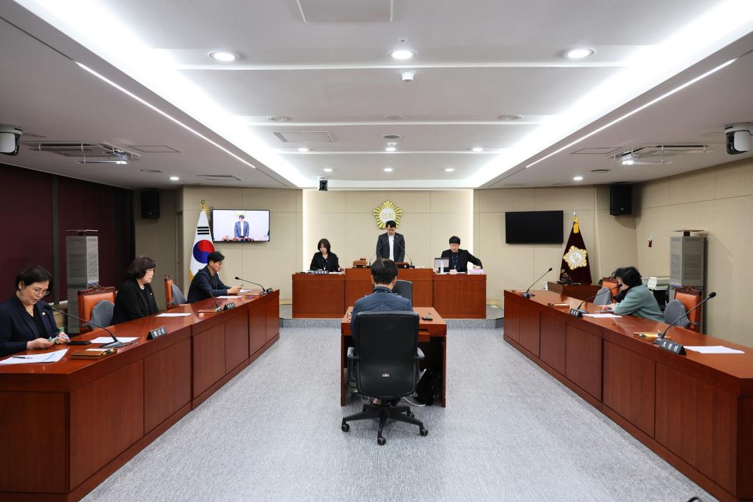 용산구의회, 제301회 임시회 폐회중 행정건설위원회 회의