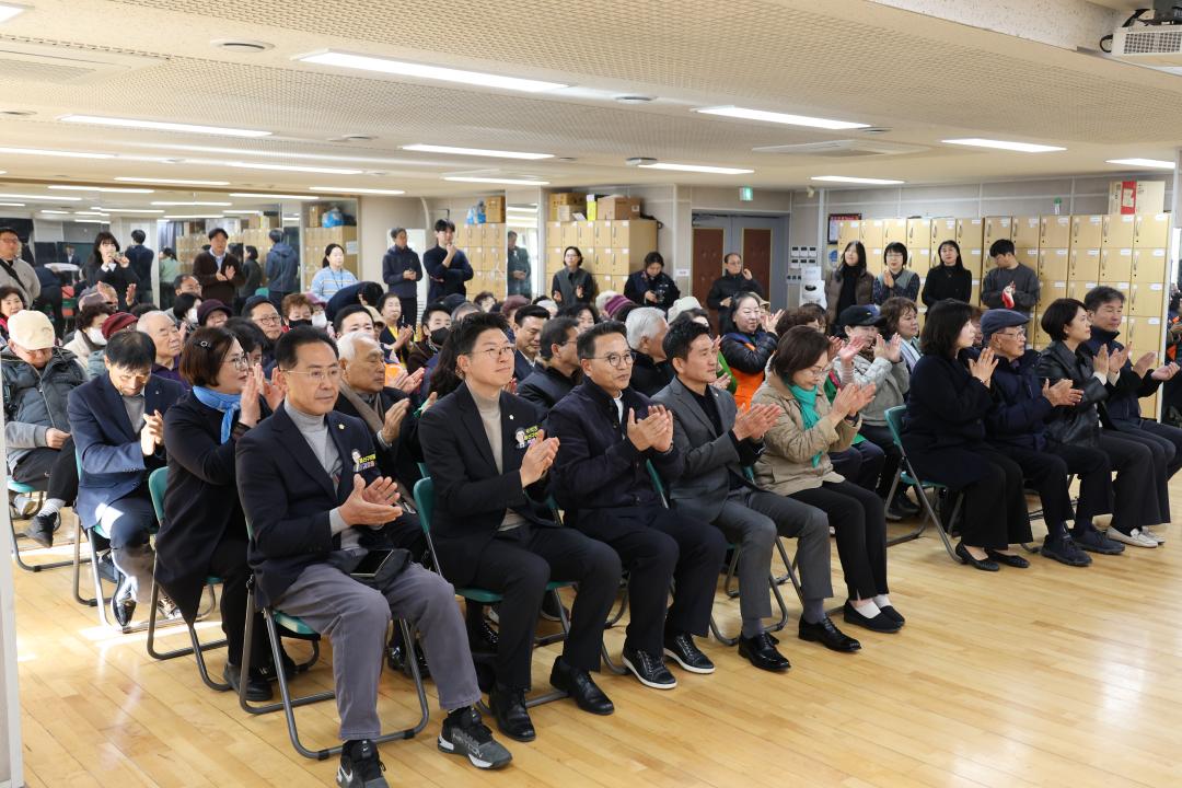 '용산구의회, 2025 사랑의 김장나눔 행사 참석[용산2가동]' 게시글의 사진(7) '245A7434.JPG'