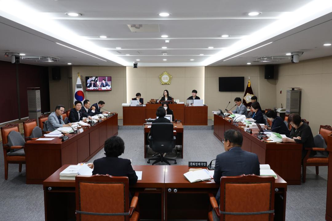 '용산구의회, 제298회 제1차 정례회 예산결산위원회 5차회의' 게시글의 사진(2) 'COS2222245A4265.JPG'