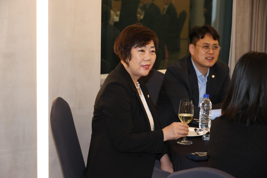 '용산구의회, 용산구-퀴논시 우호 교류 협약식 참석' 게시글의 사진(10) '245A5008.JPG'