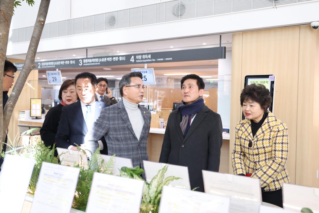 '용산구의회, 용산구청 청사 힐링정원 라운딩' 게시글의 사진(2) '0G0A1311.JPG'