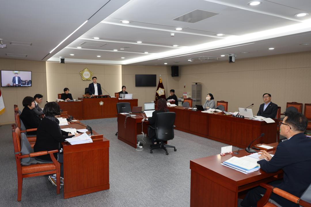 '용산구의회, 제294회 제2차 정례회 행정사무감사(행정지원국)' 게시글의 사진(1) '245A4825.JPG'