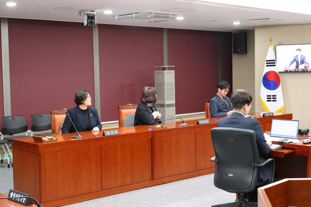 '용산구의회, 제302회 제2차 정례회 행정사무감사 행정건설위원회 강평 및 종료선언' 게시글의 사진(5) '245A1238.JPG'