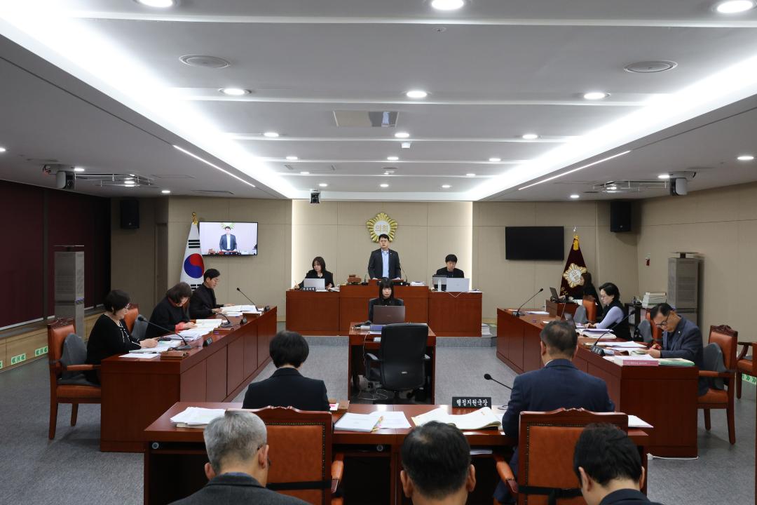 '용산구의회, 제302회 제2차 정례회 행정건설위원회 행정사무감사(행정지원국)' 게시글의 사진(1) '245A2679.JPG'