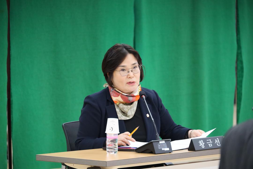 '용산구의회, 제302회 제2차 정례회 행정사무감사(청파동) 행정건설위원회' 게시글의 사진(5) '138A9917.JPG'