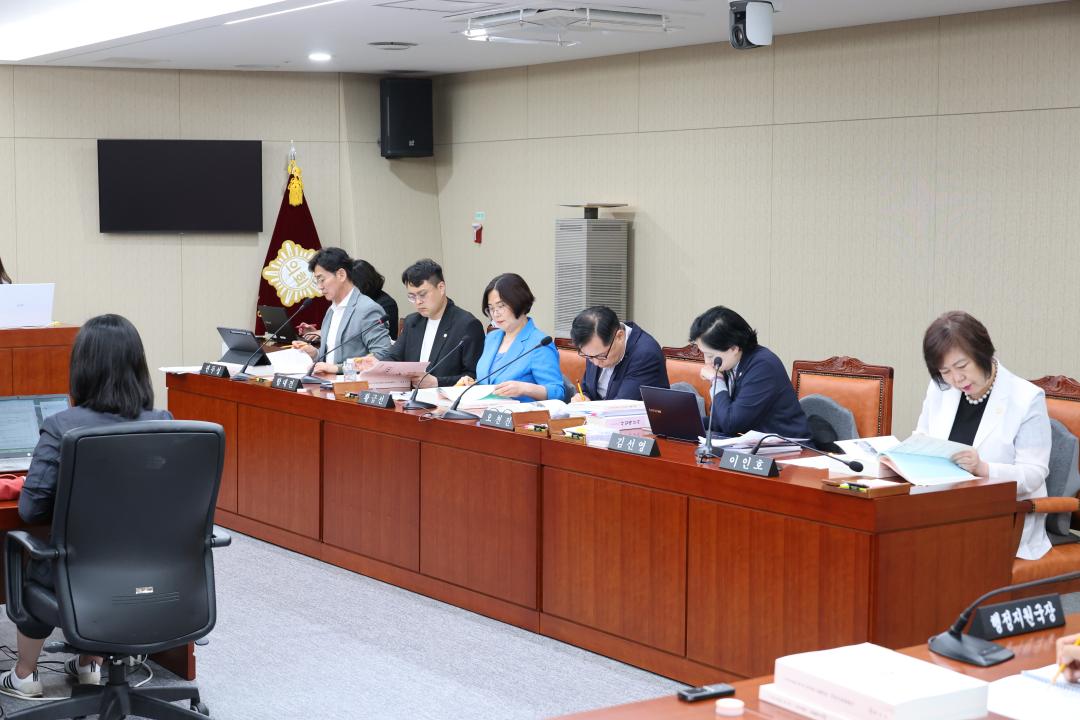 '용산구의회, 제298회 제1차 정례회 예산결산위원회 7차회의 추가경정예산 (행정건설위원회)' 게시글의 사진(2) '245A8760.JPG'