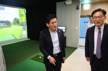 용산구의회, 용산 스크린 파크골프(삼각지점) 현장 라운딩 개최식 참석