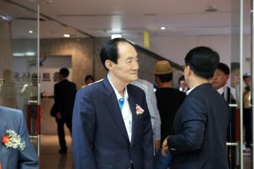 제23회 한국미술국제대전 개막식 참석