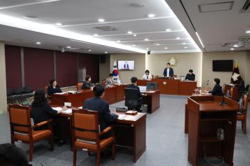 용산구의회, 제300회 임시회 행정건설위원회 회의
