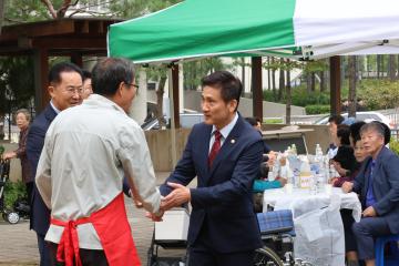 용산구의회, 한강로동 어르신들을 위한 사랑의 밥차 행사 참석