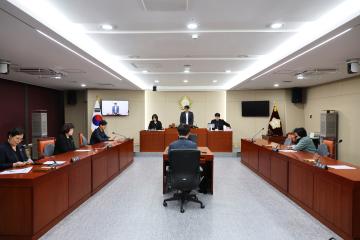 용산구의회, 제301회 임시회 폐회중 행정건설위원회 회의